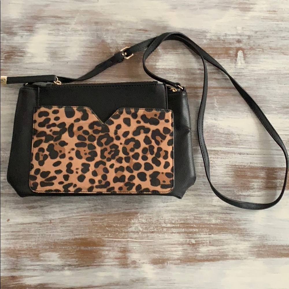 Crossbody purse with Wristlet